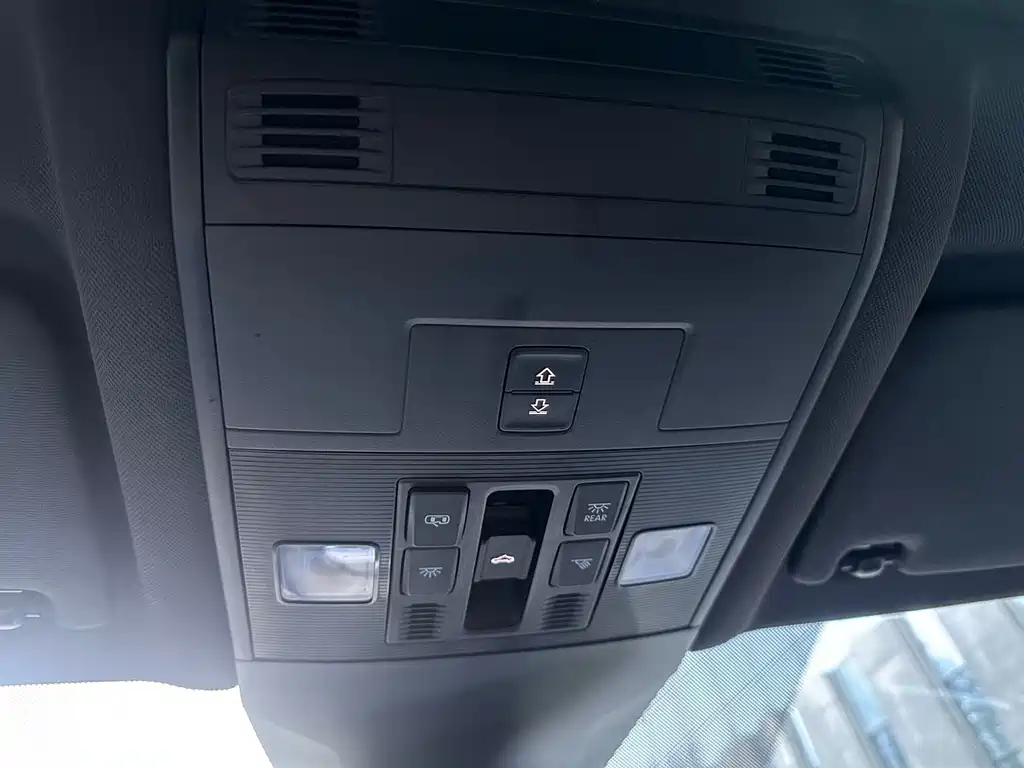 VOLKSWAGEN T ROC EXPLORING SONGS