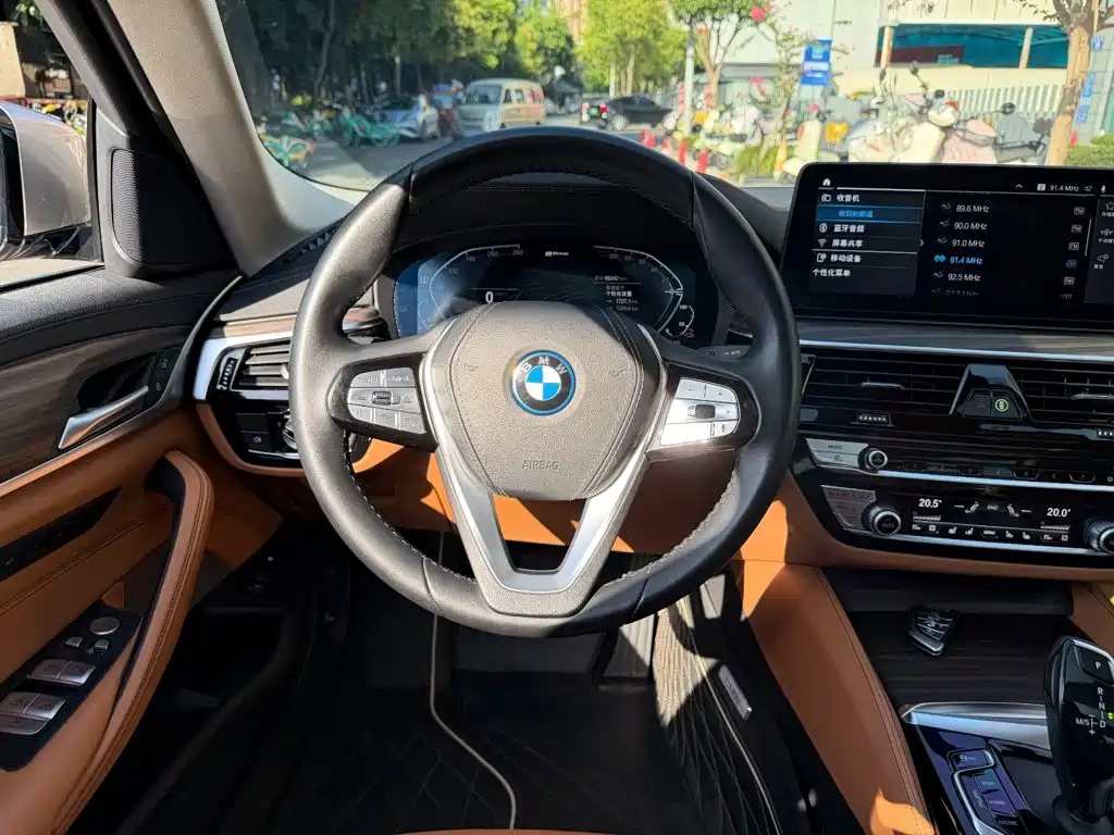 BMW 5 Series New Energy — миниатюра 14