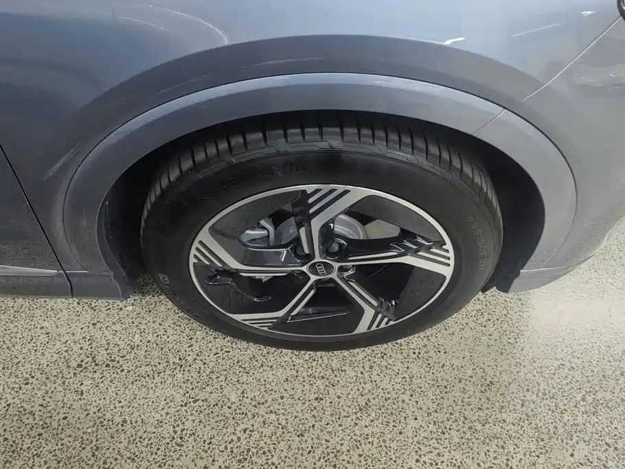 Audi Q4 e-tron 2024 40 e-tron