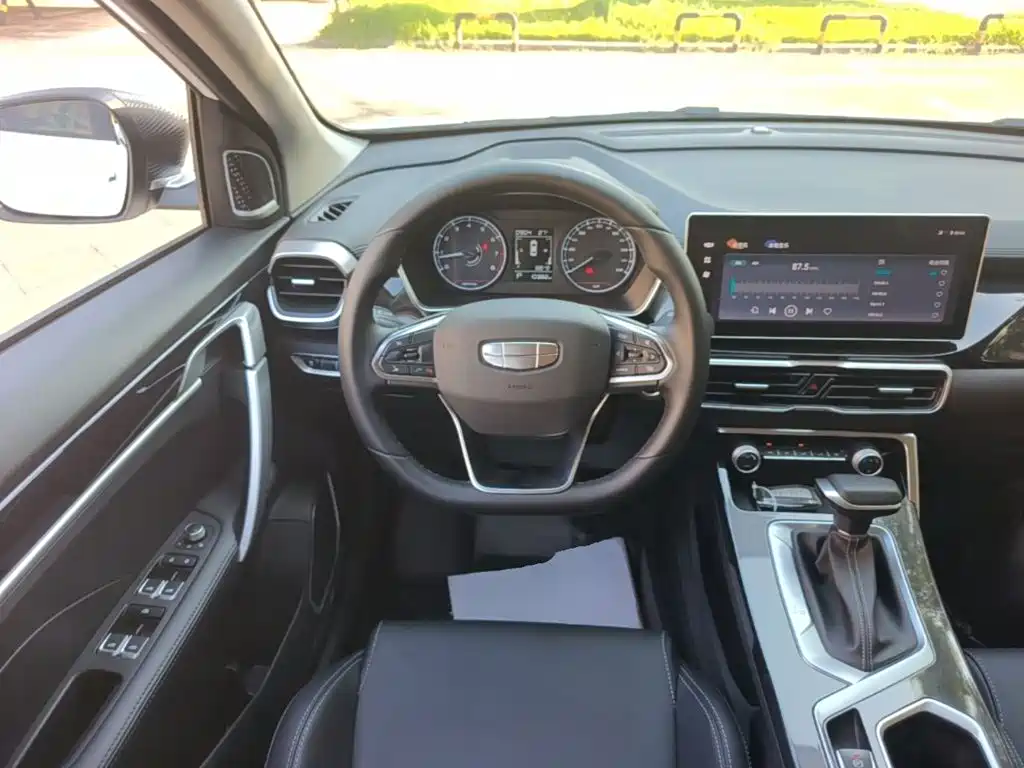 Geely Binyue — миниатюра 11