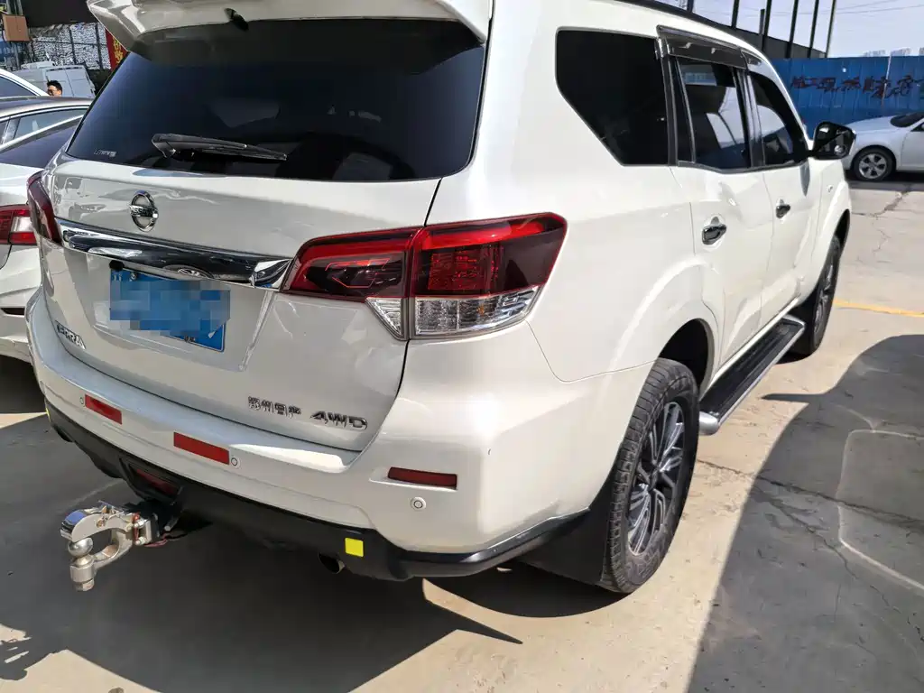 Nissan Terra — миниатюра 6