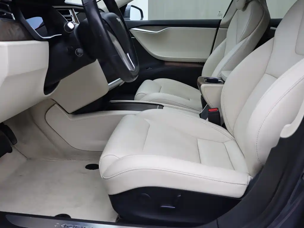 Tesla Model S — миниатюра 28