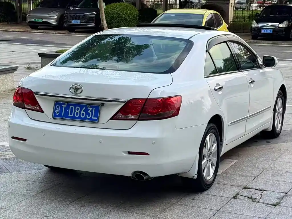 Toyota Camry — миниатюра 6