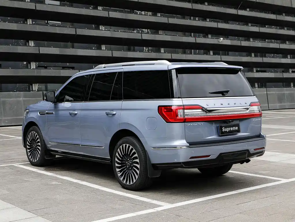 Lincoln Navigator — миниатюра 16