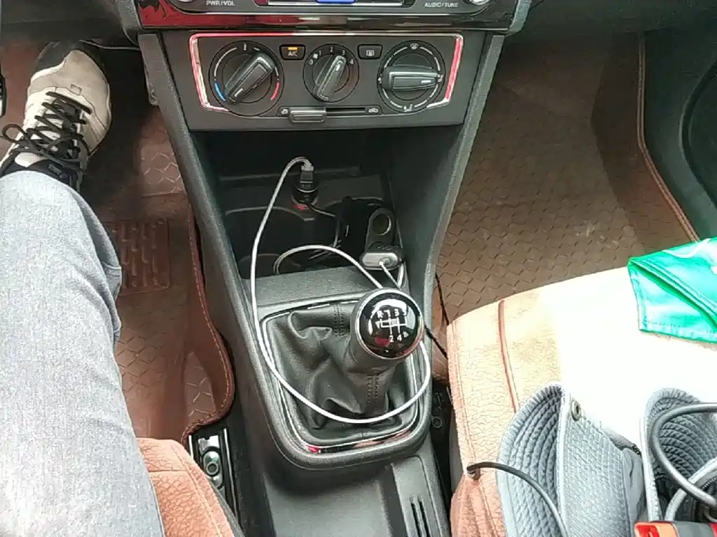 Volkswagen Jetta — миниатюра 14