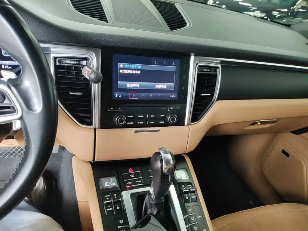 Porsche Macan — миниатюра 13