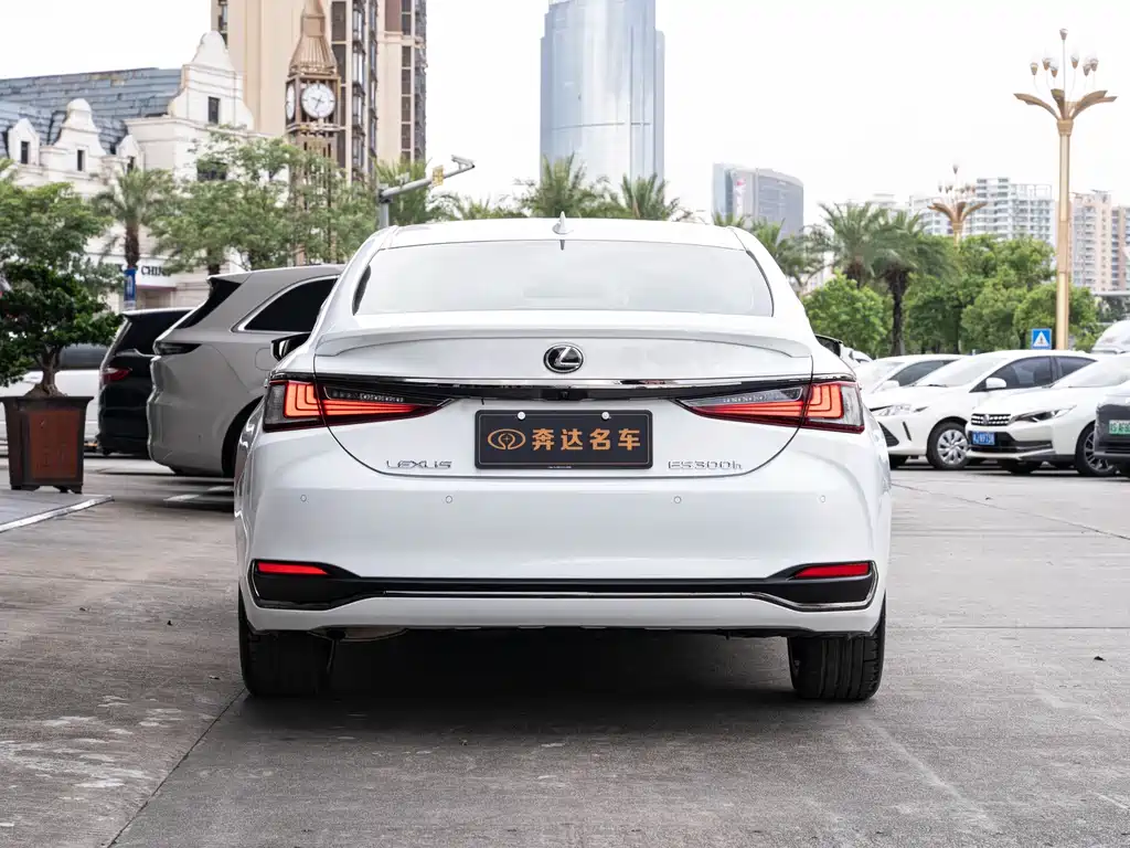 Lexus ES — миниатюра 5