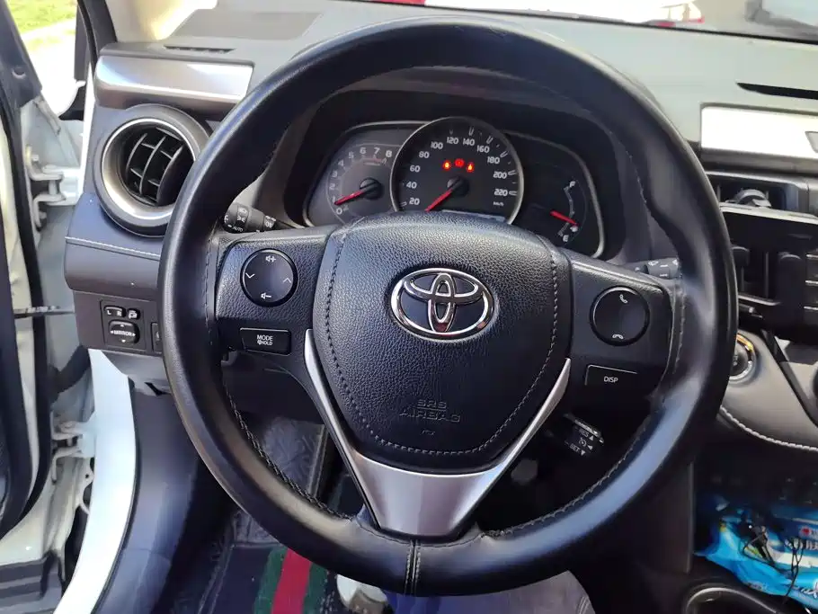 Toyota RAV4 — миниатюра 15