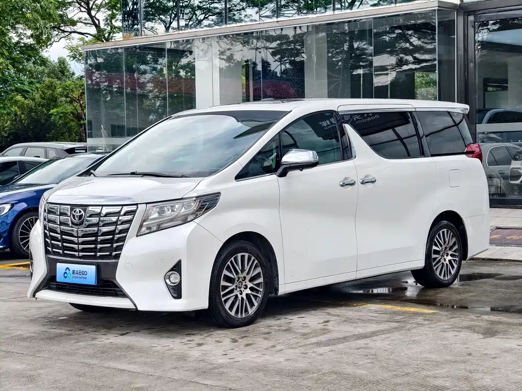 Toyota Alphard — миниатюра 2