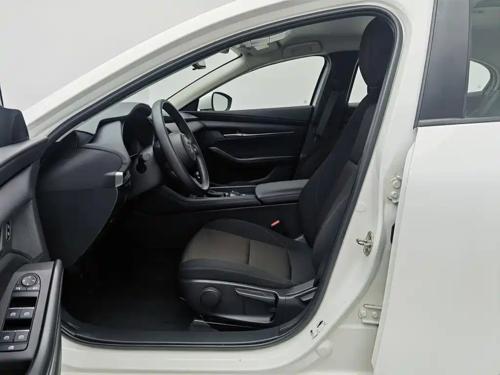 Mazda 3 Axela — миниатюра 10