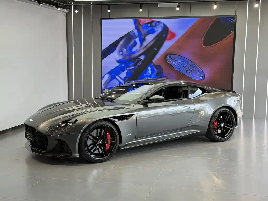 Купить Aston Martin DBS