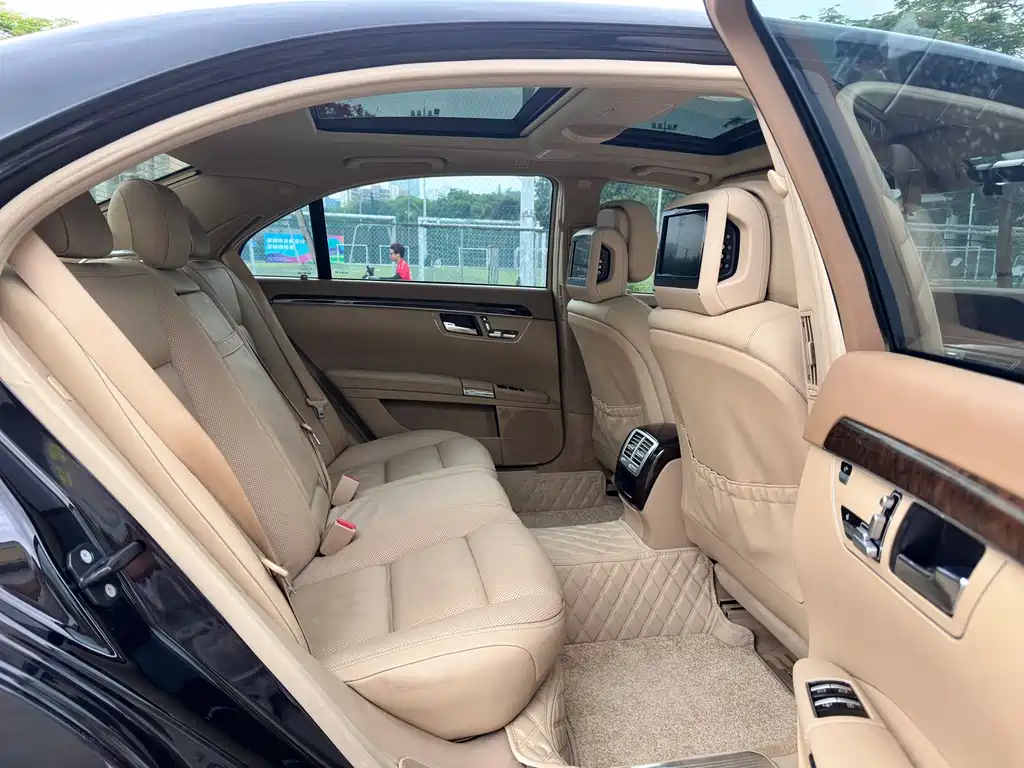 Mercedes-Benz S-Class — миниатюра 12