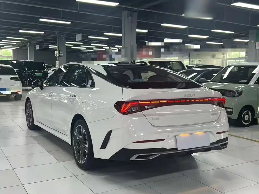 Kia K5 — миниатюра 5