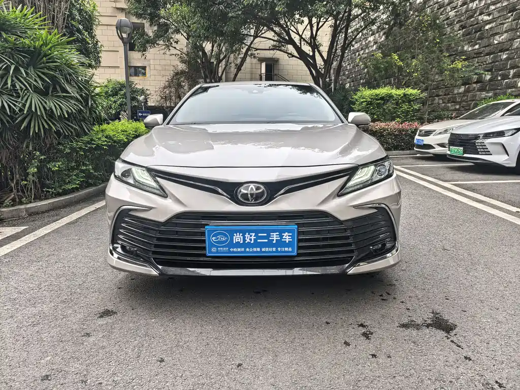 Toyota Camry 2021 2.0G Luxury