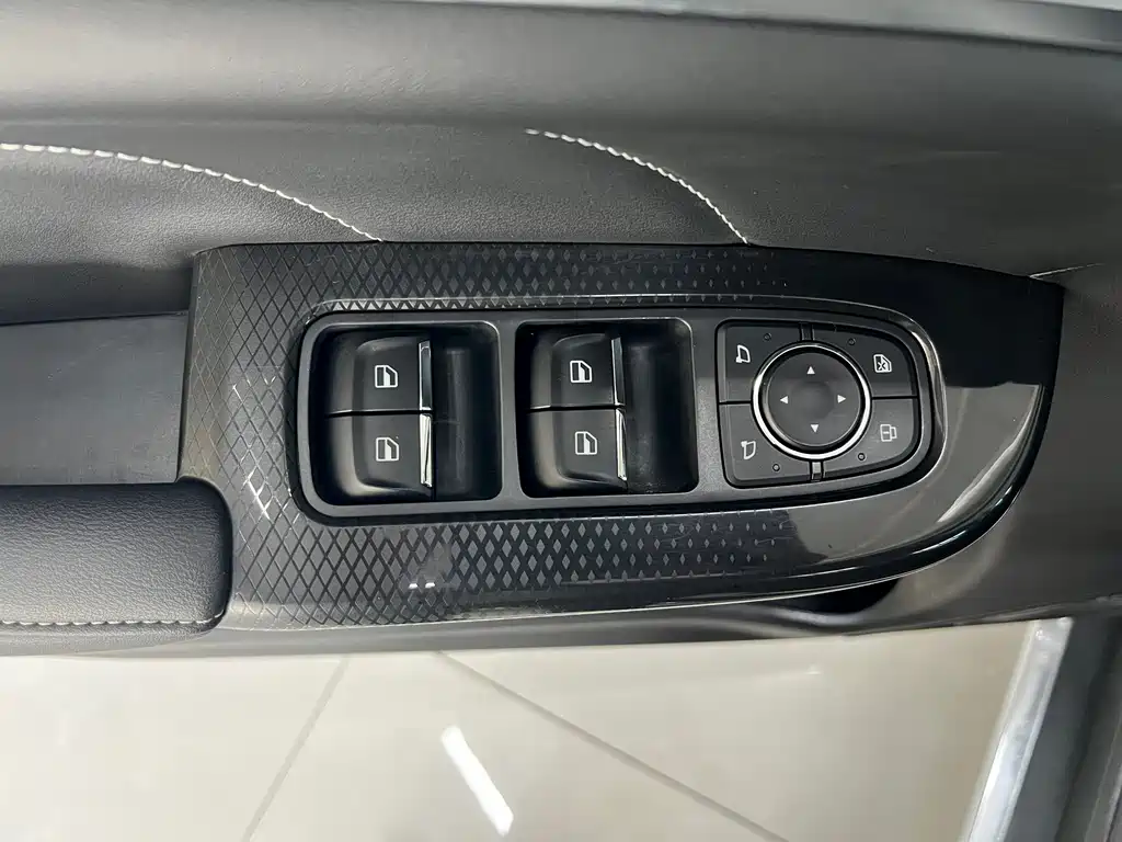 Haval M6 — миниатюра 13
