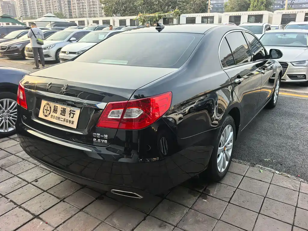 Hongqi Hongqi H7 — миниатюра 18