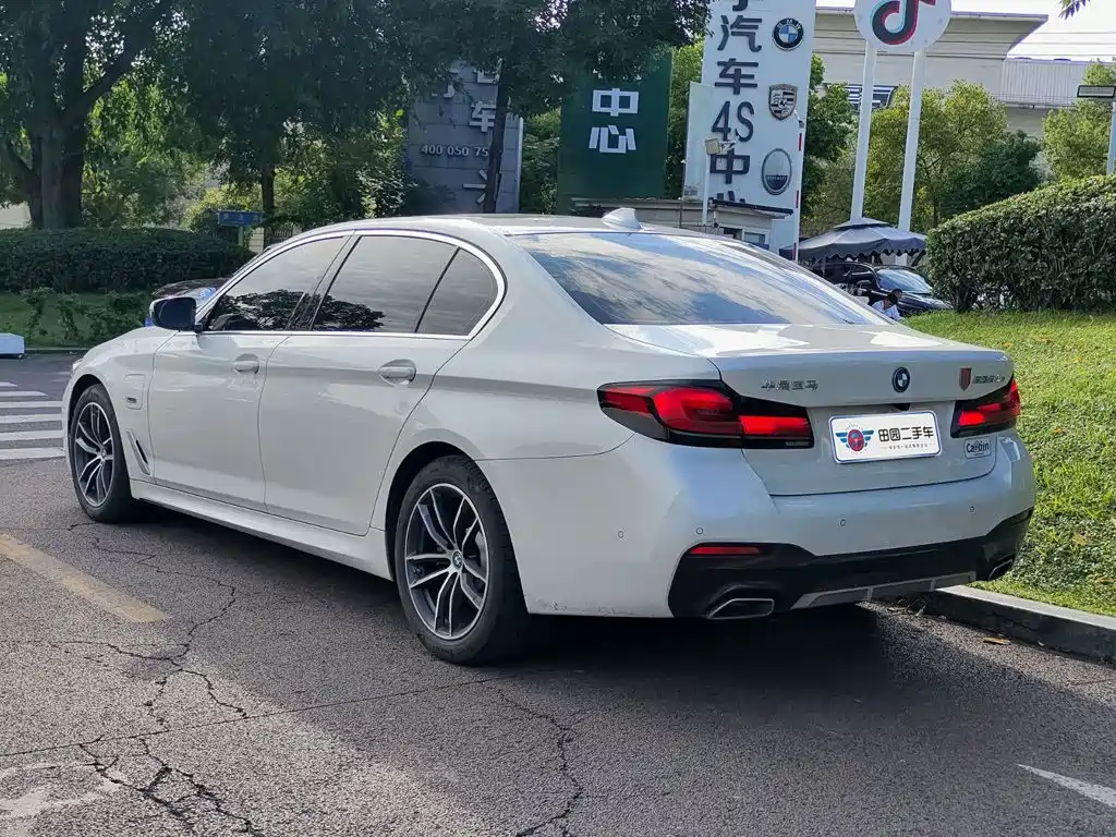 BMW 5 Series New Energy — миниатюра 4