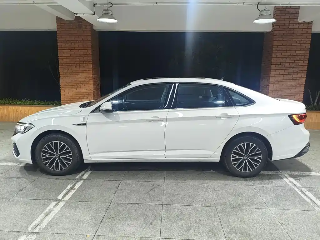 Volkswagen Sagitar — миниатюра 2
