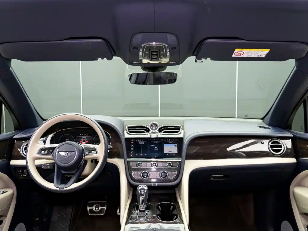 Bentley Bentayga — миниатюра 14