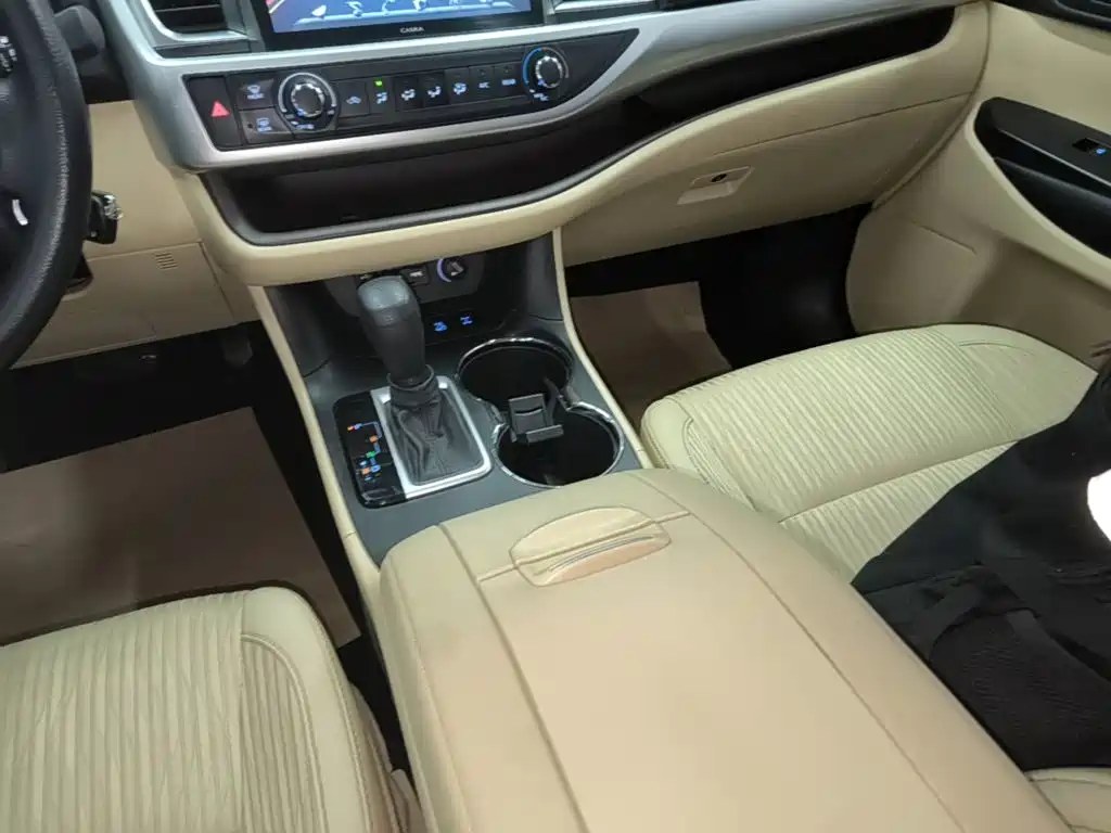 Toyota Highlander — миниатюра 14
