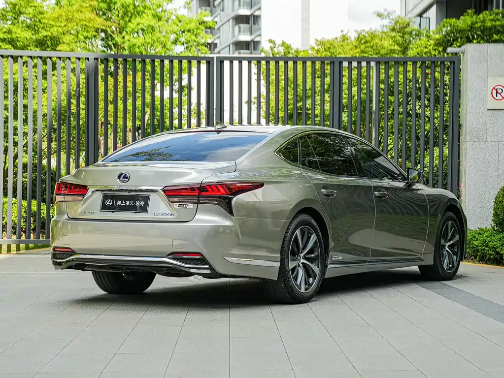Lexus LS 2021 500h