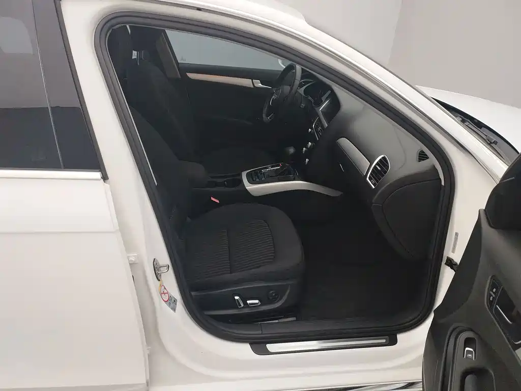 Audi A4L — миниатюра 16