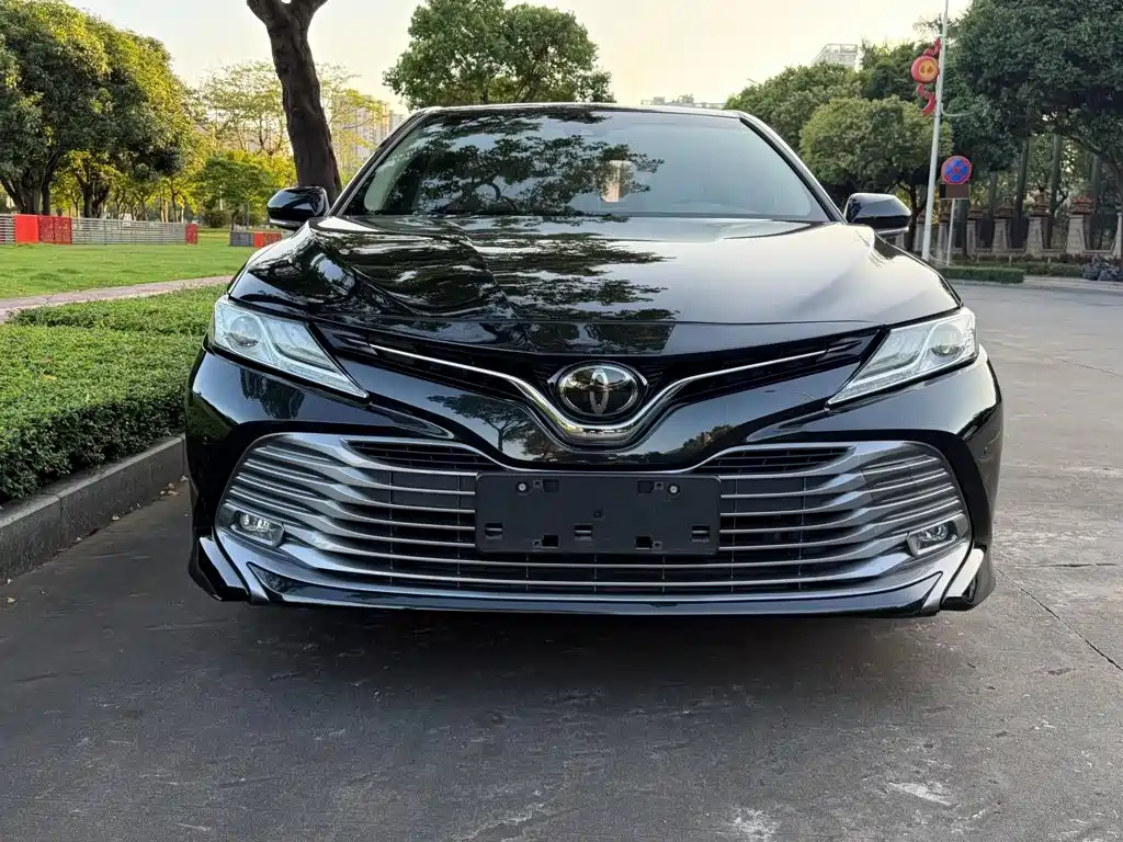 Toyota Camry — миниатюра 2