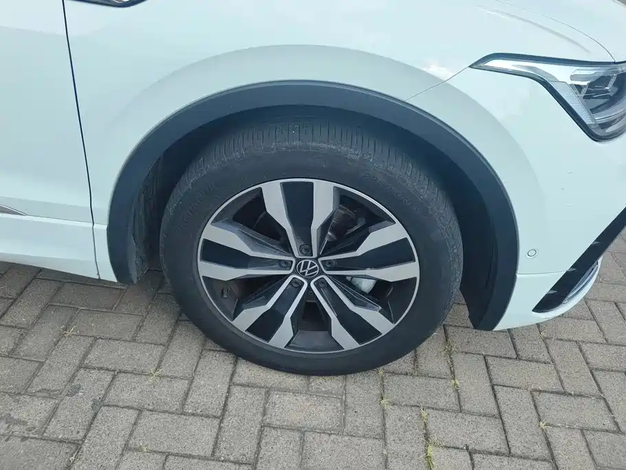 Volkswagen Tiguan L — миниатюра 6