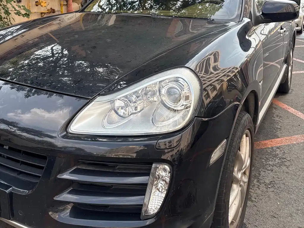 Porsche Cayenne — миниатюра 4