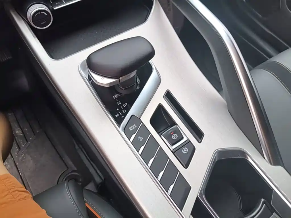 Geely Binyue — миниатюра 14