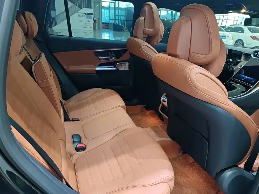 Mercedes-Benz GLC 2025 GLC 300 L 4MATIC 5 мест