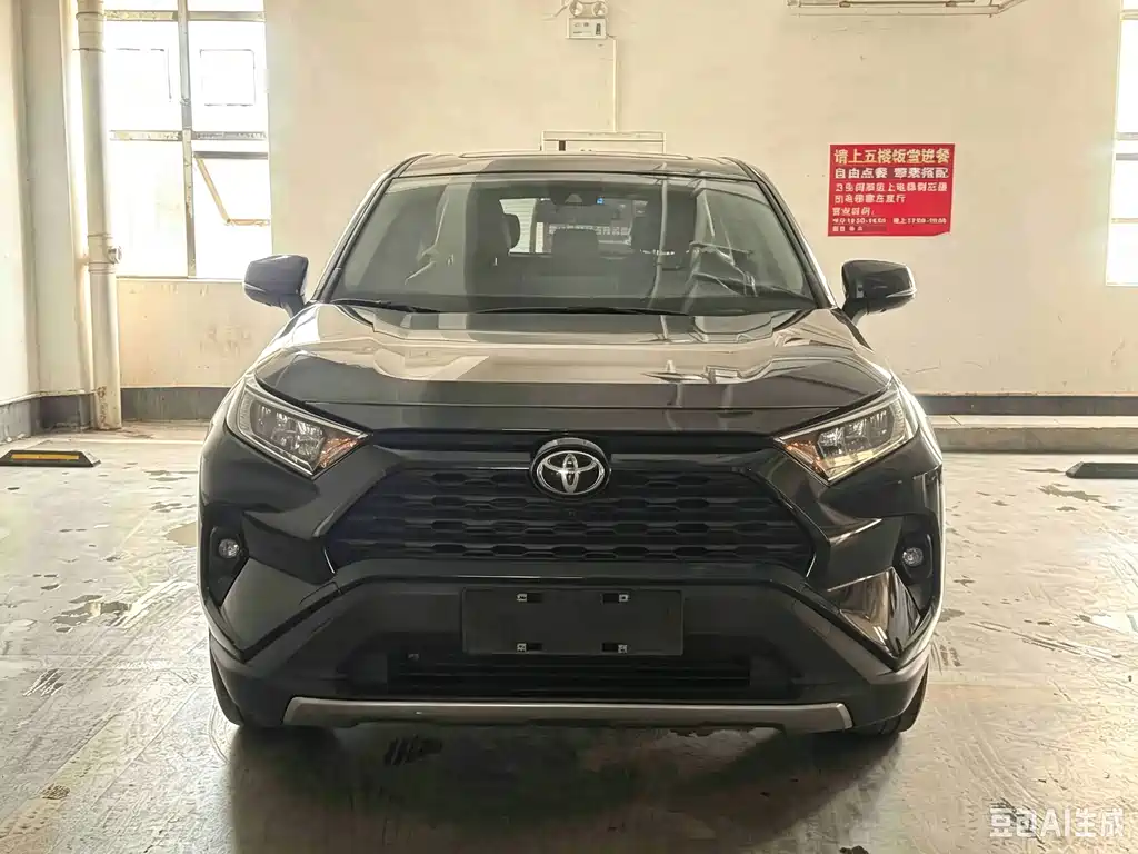 Toyota RAV4 — миниатюра 2