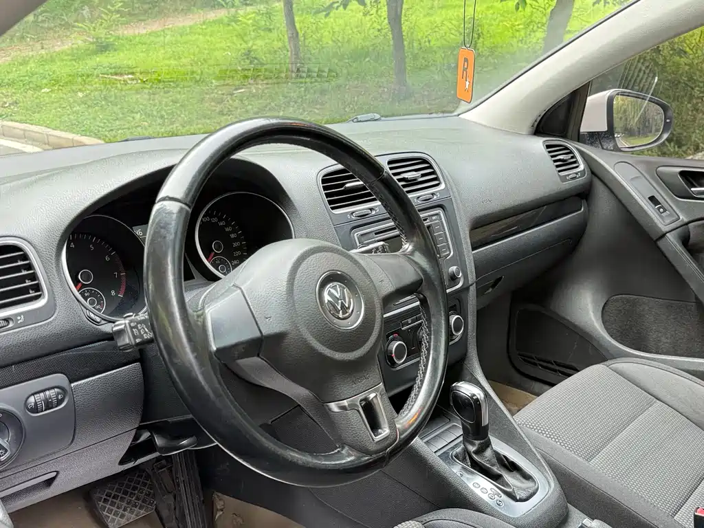 Volkswagen Golf 2012 1.4TSI AT Comfort