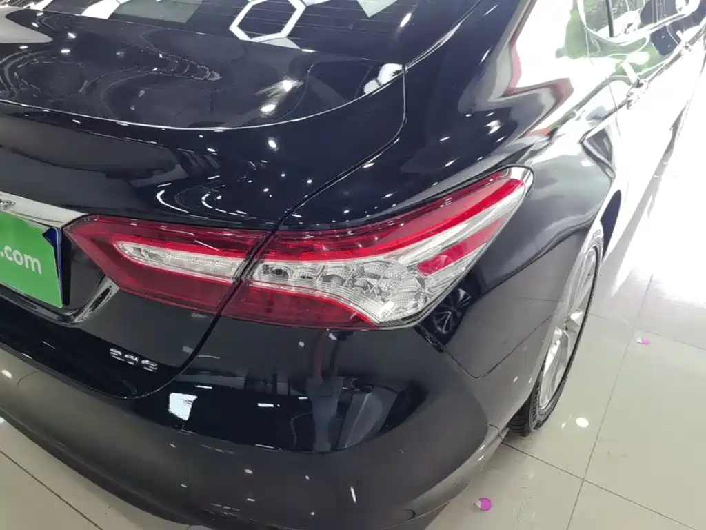 Toyota Camry — миниатюра 8