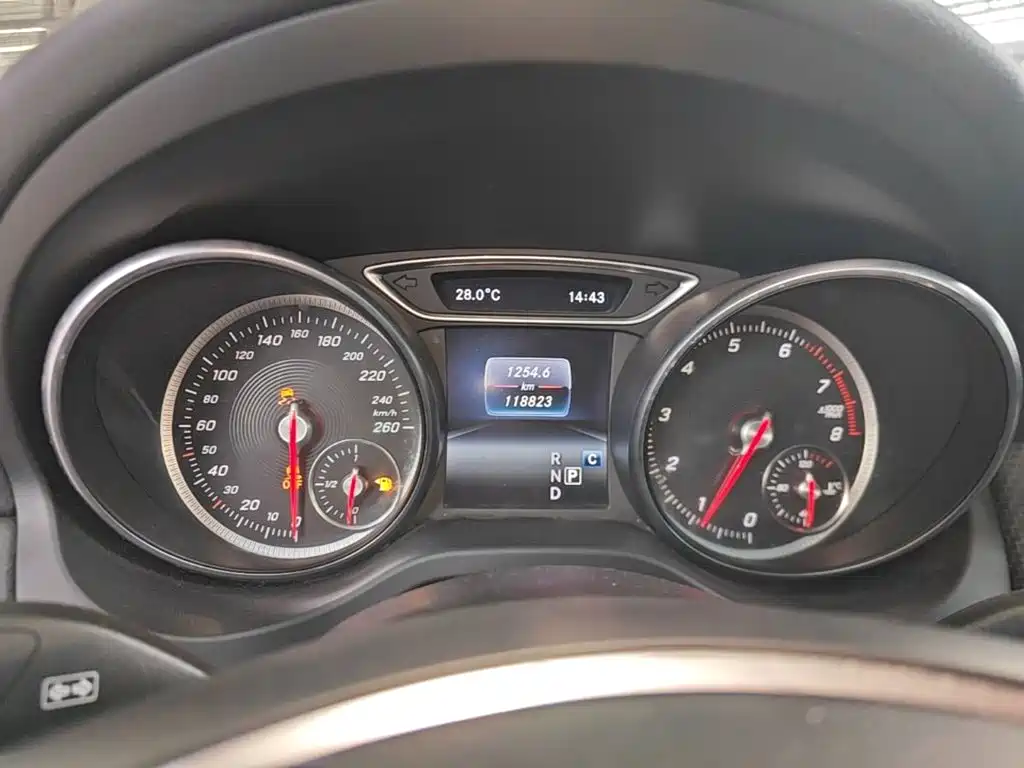 Mercedes-Benz GLA — миниатюра 12