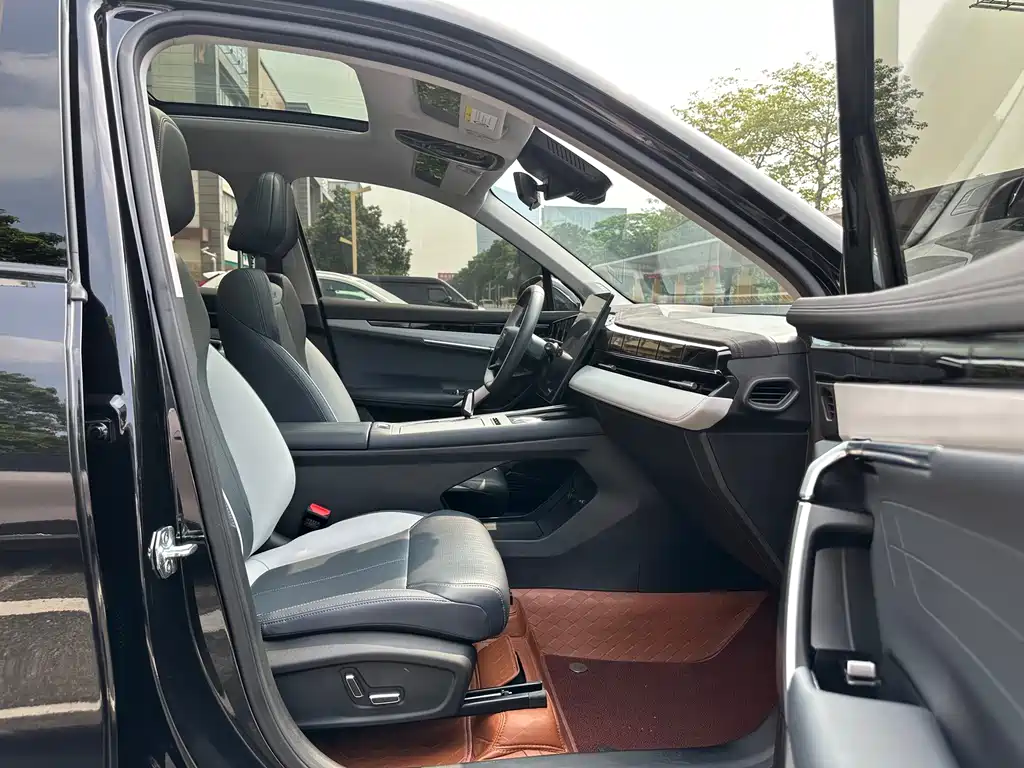Geely Boyue L — миниатюра 10