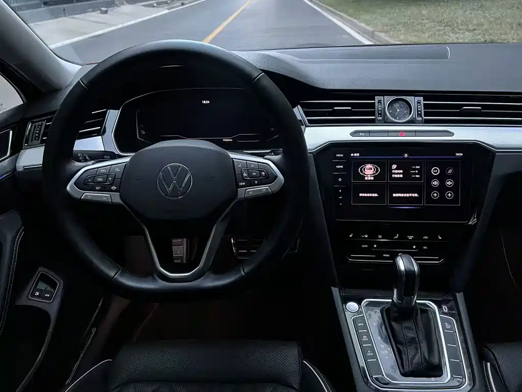 Volkswagen Magotan PHEV — миниатюра 10