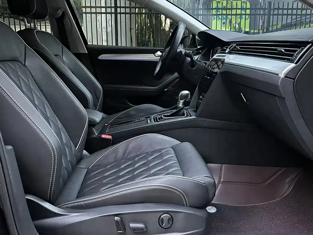 Volkswagen Magotan PHEV — миниатюра 13