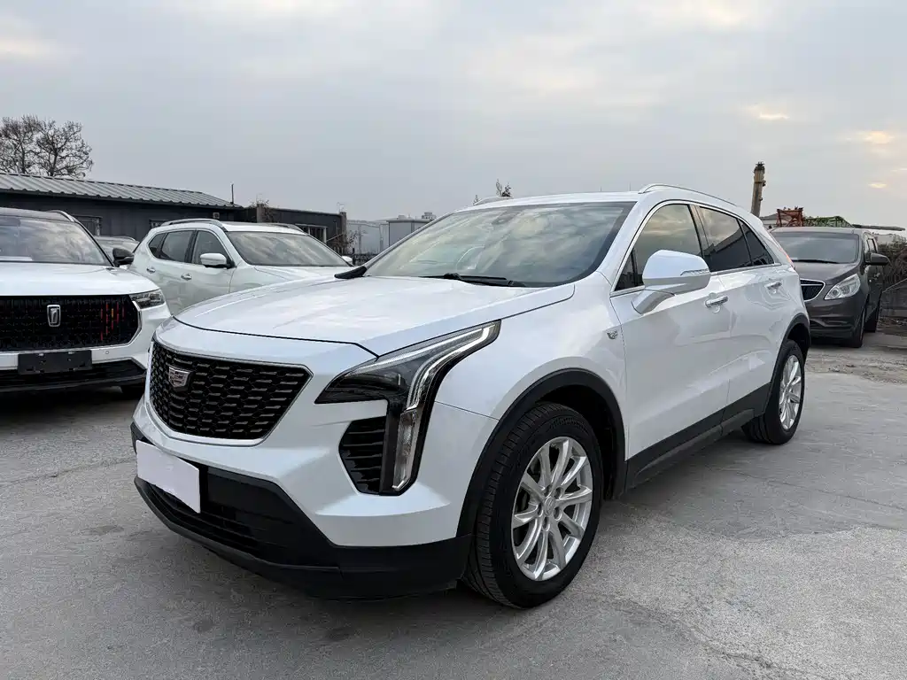 CADILLAC XT4