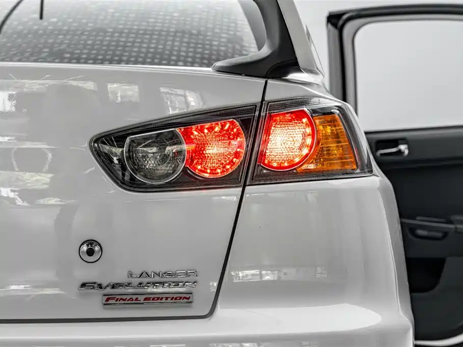 Mitsubishi Lancer — миниатюра 45