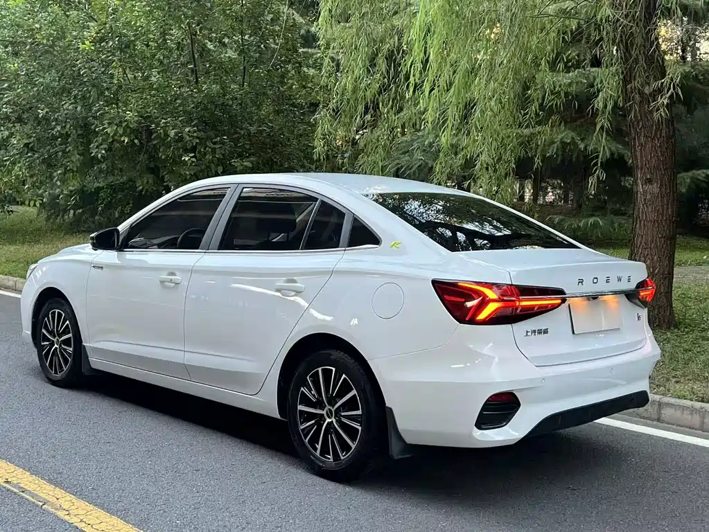 Roewe i5 — миниатюра 6