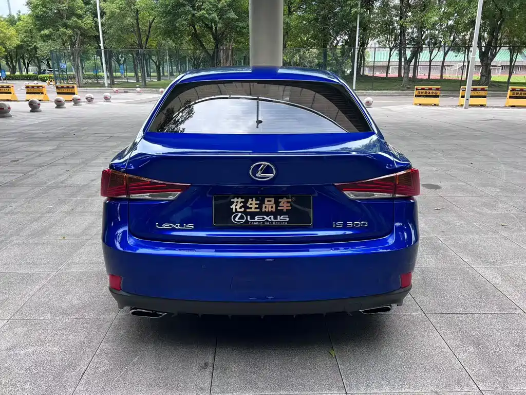 Lexus IS 2017 300 F SPORT