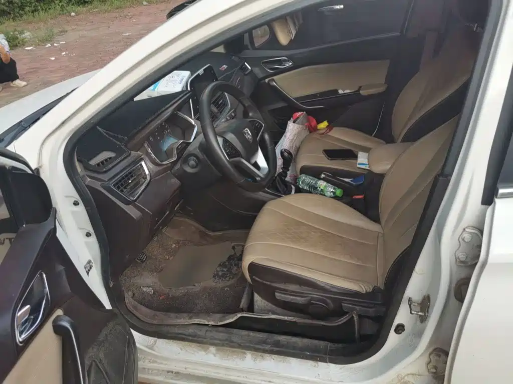 Baojun 310W — миниатюра 16