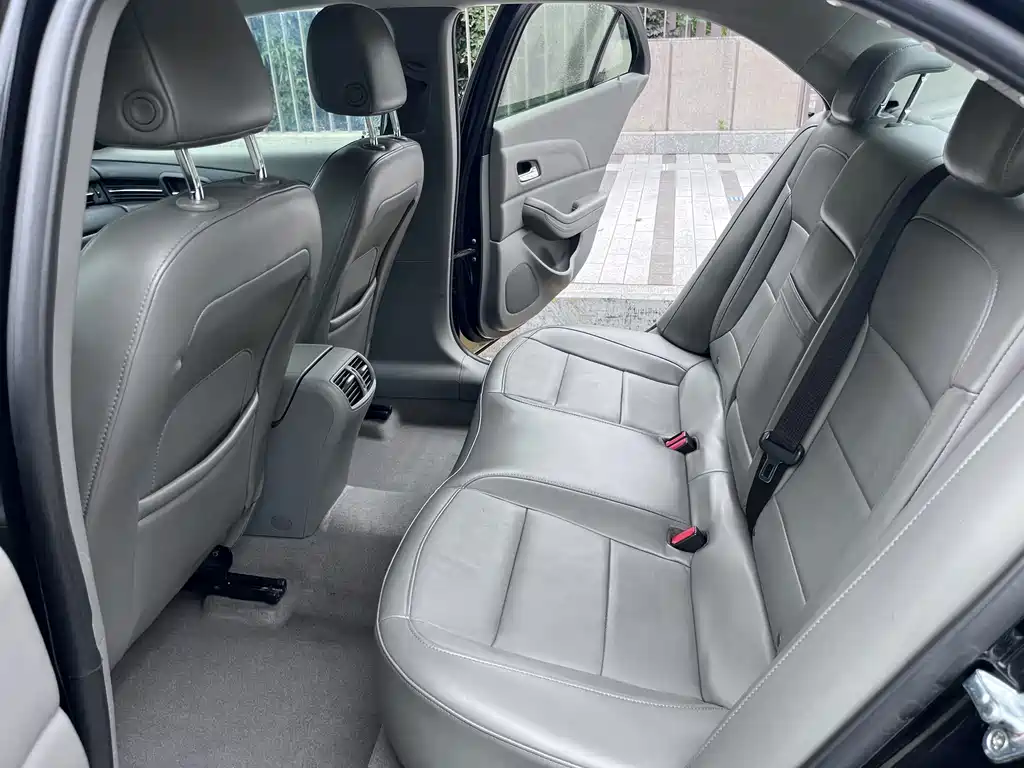 Chevrolet Malibu — миниатюра 15
