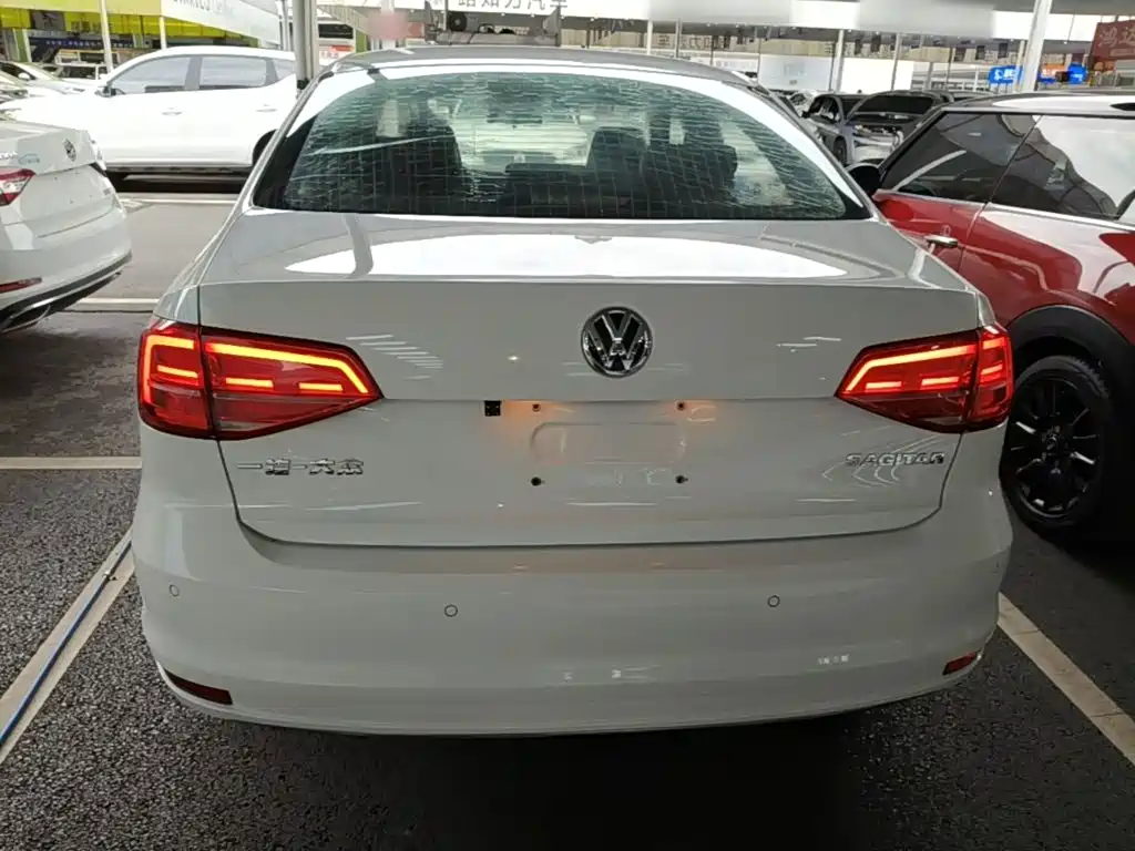 Volkswagen Sagitar — миниатюра 6