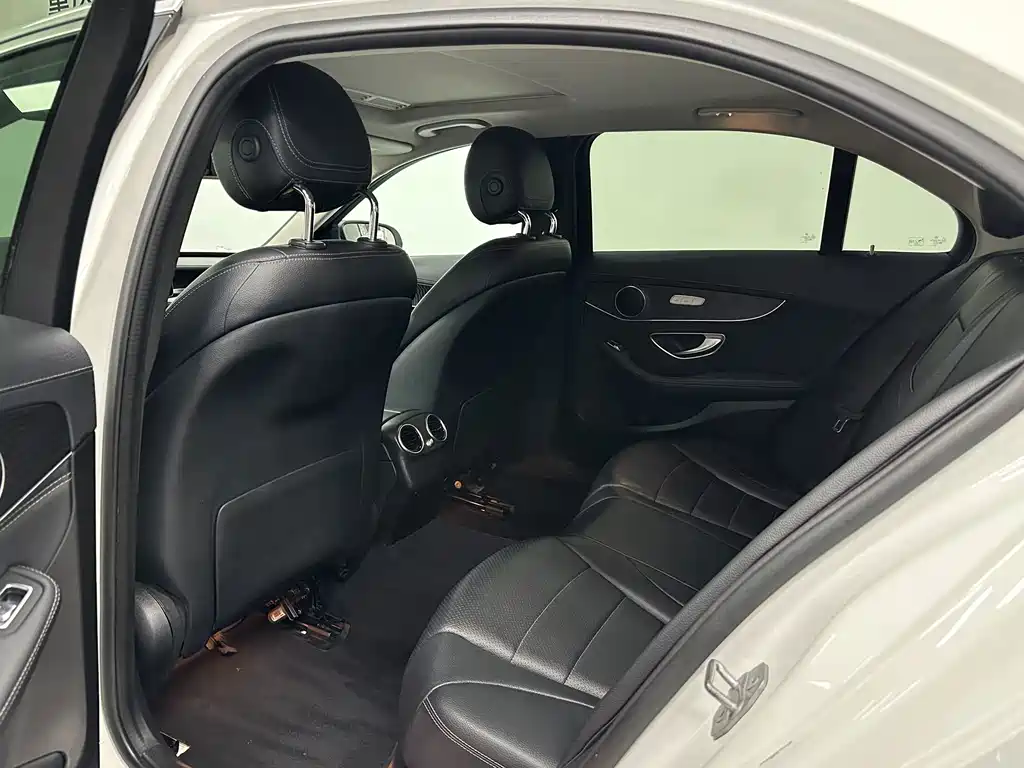 Mercedes-Benz C-Class — миниатюра 17