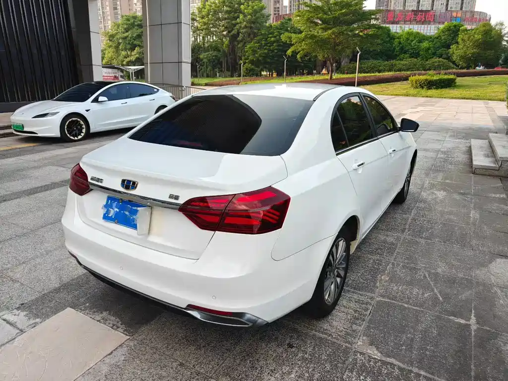 Geely Emgrand — миниатюра 4