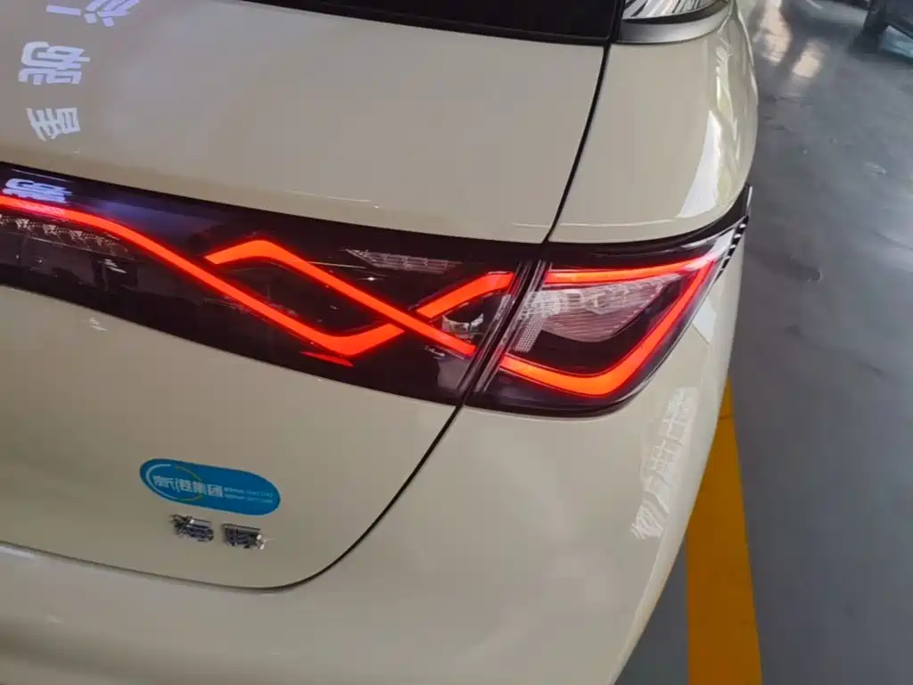 BYD Dolphin — миниатюра 8