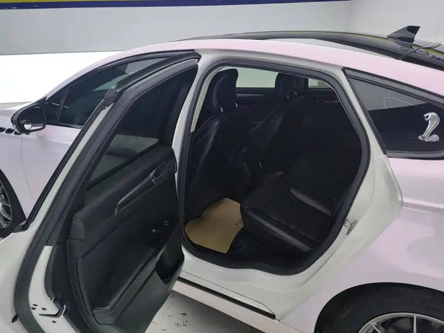 Ford Mondeo — миниатюра 11