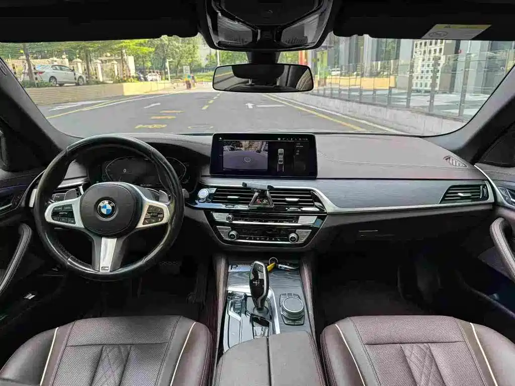 BMW 5 Series — миниатюра 7